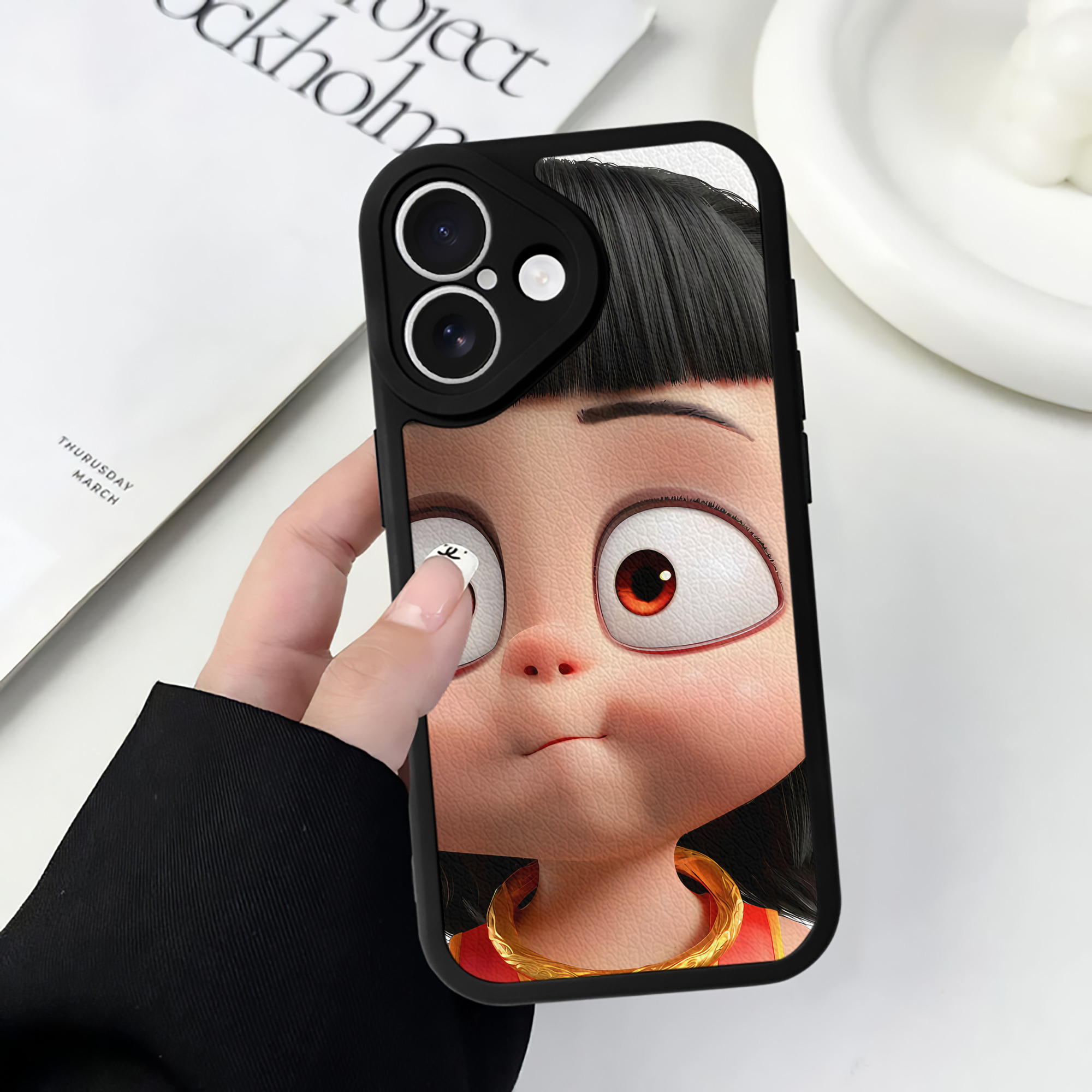 （画像用） Ne Zha 2 ナタ 魔童の大暴れ 【iPhone 16シリーズ対応】シリコンスマホケース（レザー調） 材質：シリコン